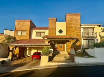 Casa de 3 habitaciones, Querétaro · Casa en Venta en Pedregal de Querétaro
