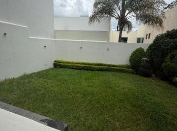 Casa · 350m² · 3 Recámaras · 2 Estacionamientos · Casa en Villantigua