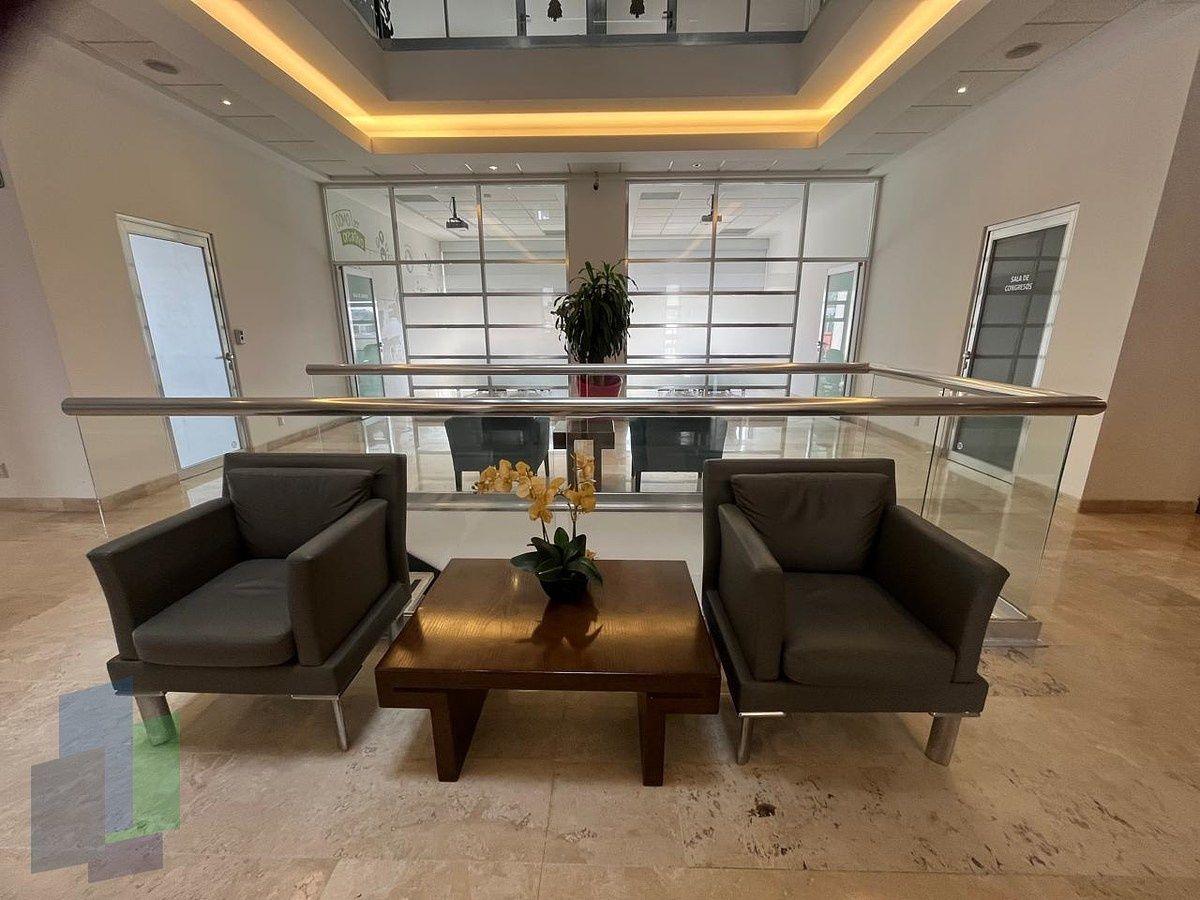 Renta de Oficina de 10 m&sup2; en 1er Nivel en Corporativo en Juriquilla
