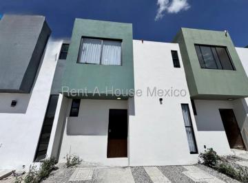 Casa de 3 habitaciones, Corregidora · Casa en Venta por El Pueblito con Recámara en Pb