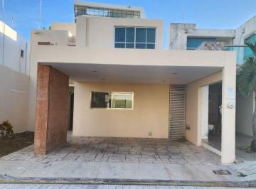 Casa de 3 habitaciones, Mérida · Casa Dentro de Privada en Altabrisa 3 Recamaras 2.5 Baños Terraza Area Lavado Cochera Techada