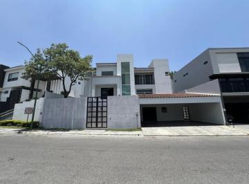 1 · Casa en Renta Colonia Sierra Alta Zona Carretera Nacional Monterrey