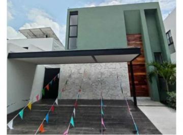Casa de 3 habitaciones, Colima · Casa en Venta Fracc Residencial Privado Cuenta con Alberca en Puerta Paraíso en Colima Col.