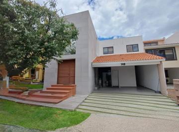 Casa · 3 Recámaras · 2 Estacionamientos · Casa en Villantigua