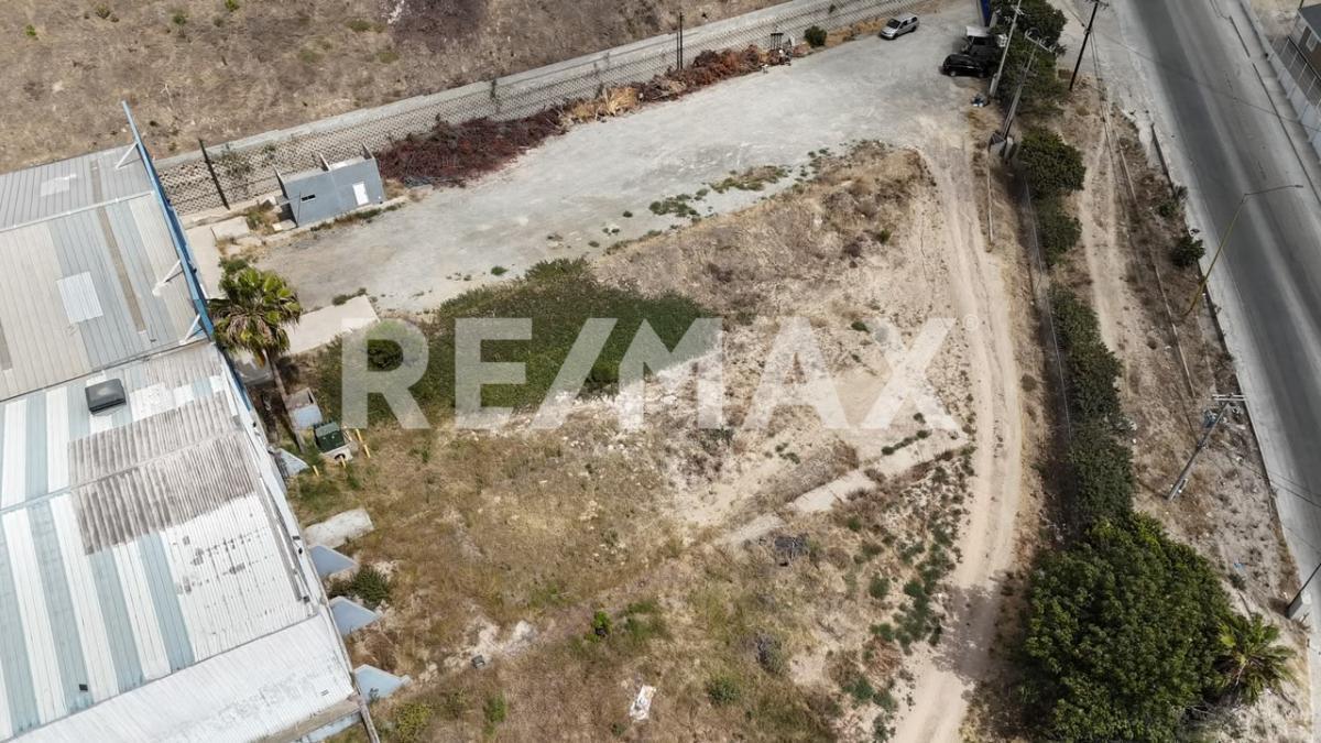 Terreno en Renta de 2,167.25 m&sup2;, Sobre Carretera Libre Tijuana - Rosarito a La Altura de Santa Fe