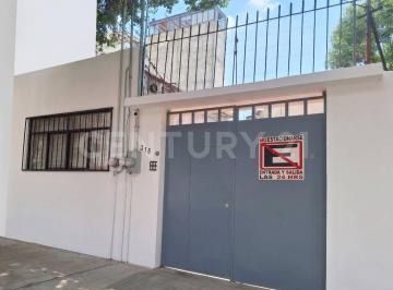 Casa · 280m² · 4 Recámaras · 3 Estacionamientos · Casa con 2 Viviendas Independientes en El Mismo Terreno a La Venta, Portales