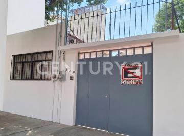 Casa · 280m² · 4 Recámaras · 3 Estacionamientos · Casa con 2 Viviendas Independientes en El Mismo Terreno a La Venta, Portales