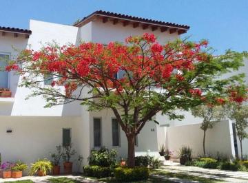 Casa en condominio de 4 habitaciones, Zapopan · Casa de 274 m² con 4 Recámaras en Renta en Puerta Real