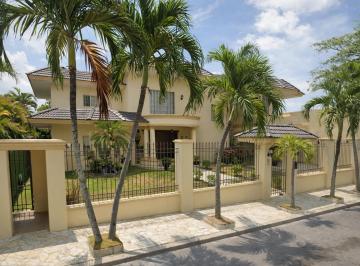 Casa de 5 habitaciones, Tampico · Venta de Casa en La Colonia Petrolera en Tampico en Tamaulipas