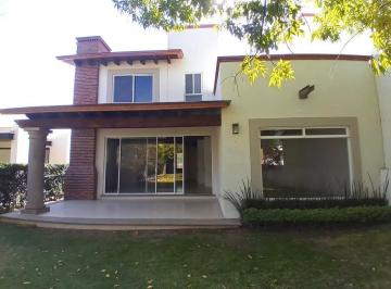 Casa de 4 habitaciones, Tequisquiapan · Casa en Club de Golf Tequisquiapan