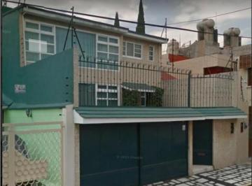 Casa de 4 habitaciones, Toluca · Venta de Casa en Valle Don Camilo, Toluca, Edomex.