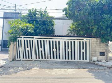 Casa · 283m² · 3 Recámaras · 2 Estacionamientos · Casa en Renta con Alberca Frente Al Cicy | Bugambilias | Mérida, Yucatán
