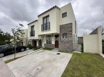 Casa de 3 habitaciones, El Marqués · Casa Amueblada, en Esquina, Cerca Conin, Salida a México