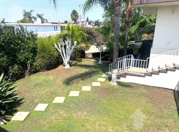 Casa · 305m² · 3 Recámaras · 1 Estacionamiento · Venta Casa Sola de un Nivel, Jacarandas, Cuernavaca; Mor.