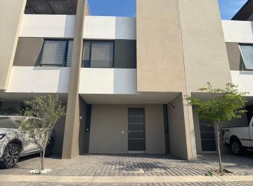Casa en condominio de 3 habitaciones, Zapopan · Casa en Venta en Fracc Accanta Residencial (3 Niveles)