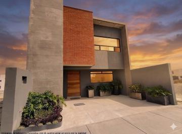 Casa · 210m² · 3 Recámaras · 2 Estacionamientos · Casa en Zákia