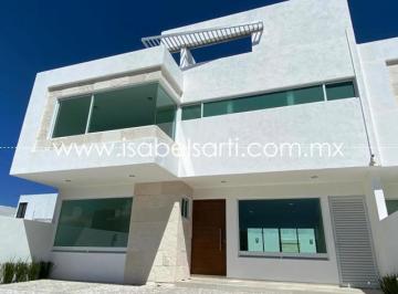 Casa · 298m² · 3 Recámaras · 2 Estacionamientos · Casa en Venta Para Inversionistas en Lomas de Juriquilla