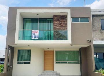 Casa de 3 habitaciones, Tlajomulco de Zúñiga · Excelente Casa en Renta $20,000"Condominio Sendero Las Moras"