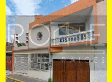 Casa de 3 habitaciones, Toluca · Casa en Venta en Pedro Cortes en Barrio de Santa Bárbara Toluca de Lerdo