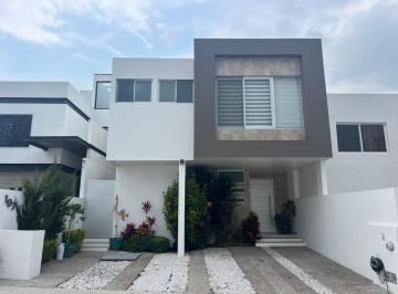 Casa de 4 habitaciones, Querétaro · Amplia Casa en Venta en Fracc, Cumbres del Lago Juriquilla, Queretaro