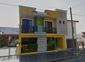 Casa de 4 habitaciones, Veracruz · Casa en Venta en Paseo de Los Sauces 236, Floresta 80,veracruz.