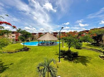 Casa en condominio de 3 habitaciones, Emiliano Zapata · Casa con Roof Garden en Residencial Los Sauces con Seguridad y Alberca, Zona Sur de Cuernavaca