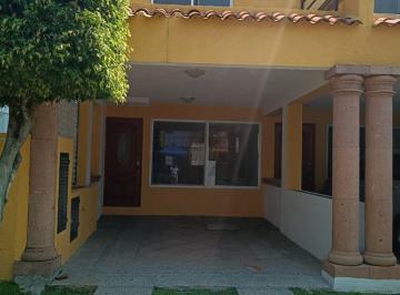 Casa de 2 habitaciones, Cuernavaca · Casa en Privada Cerca de Plaza Forum
