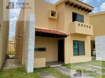 Casa · 140m² · 4 Recámaras · 2 Estacionamientos · Casa en Renta en Zona Country, Fraccionamiento Puerta Magna