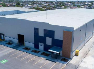 Bodega comercial · 4605m² · Bodega Industrial en Nuevo Laredo, Tam. de 4,600 m² con Área de Oficina