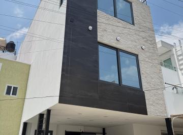 Casa en condominio de 5 habitaciones, Zapopan · Casa en Renta en Ciudad Granja | 5 Recámaras | 6.5 Baños | 4 Niveles | 2 Cocinas