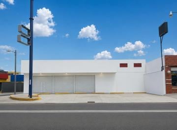 Local comercial · 318m² · 5 Estacionamientos · Local en Renta en Toluca, Frente a La Estación Pino Suárez