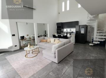 Casa · 250m² · 3 Recámaras · 4 Estacionamientos · Casa en Renta Av Colegios Cancun Alfredo V. Bonfil