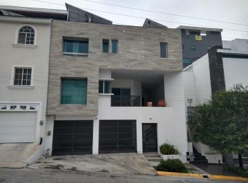 Casa · 360m² · 3 Recámaras · 2 Estacionamientos · Casa en Venta en Colinas de San Jeronimo