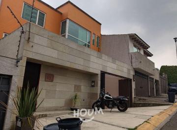 Casa · 350m² · 3 Recámaras · 2 Estacionamientos · Casa en Hacienda de Las Palmas con 3 Recámaras, Id:.
