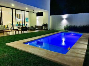 Casa en condominio · 345m² · 4 Recámaras · 4 Estacionamientos · Renta o Venta Casa de 4 Recamaras con Jardin y Alberca Amueblada, Equipada Tamara Zona Country Club
