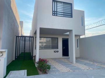 Casa de 3 habitaciones, Querétaro · Centrica Cada Habitacion con Su Baño Completo