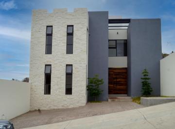 Casa de 4 habitaciones, Lagos de Moreno · Casa 200 m² en Fraccionamiento Torzano, Lagos de Moreno | Acabados de Primera |