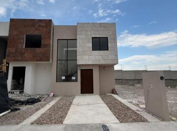 Casa · 128m² · 3 Recámaras · 2 Estacionamientos · Casa en Venta en Terrasoles