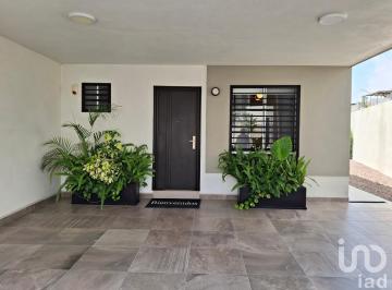 Casa · 160m² · 3 Recámaras · 2 Estacionamientos · Casa Nueva en Venta en Zona Residencial Exclusiva en Apodaca. Excelente Opción en $3;710,000
