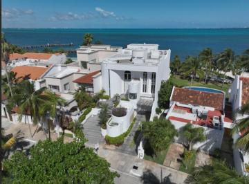 Casa · 1197m² · 3 Recámaras · 6 Estacionamientos · Villa Frente Al Mar, Zona Hotelera / Beachfront Villa, Hotel Zone