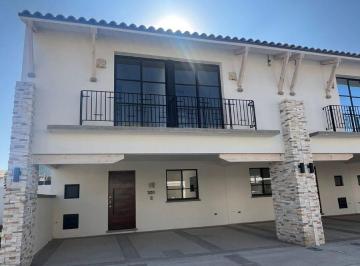 Casa de 3 habitaciones, León · Casa en Renta en Residencial Sacromonte con 3 Recamaras 2 Baños y 3 Estacionamientos