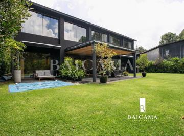 243d88e51d0faded49efebdb97caa4ba82c9d51fe45adfcc657b47f9c47df49a · Casa Nueva en Venta en Rancho Avándaro en Valle de Bravo