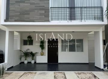 Casa · Casa en Altus en Renta y Venta Supermanzana 523 en Cancún