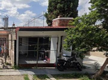 Casa · 90m² · 2 Recámaras · 1 Estacionamiento · Casa en Fraccionamiento Hacienda Santa Fe