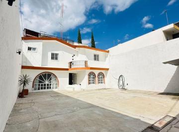 Casa de 4 habitaciones, Puebla · Casa en Venta, 271 m² de Construcción, Cochera Para 5 Autos, San Ramón