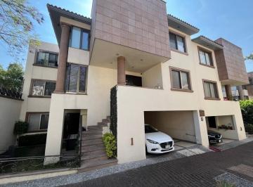 Casa · 283m² · 3 Recámaras · 2 Estacionamientos · Casa en Las Águilas