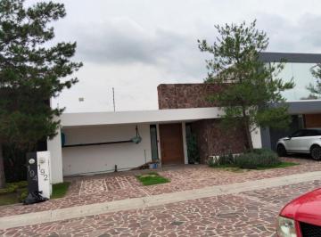 Casa de 3 habitaciones, León · Casa en Renta en La Campiña del Bosque con 3 Recamaras 4 Baños y 3 Estacionamientos
