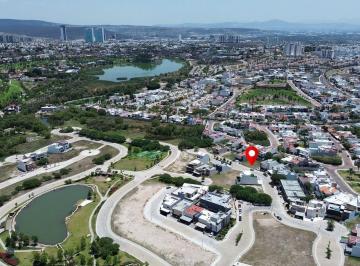 0c28487bdf25af07db4baf8d4bd8cd88daec200f72c2f71124f33ece94e3e2d9 · Terreno en Juriquilla Fraccionamiento Lago de Juriquilla