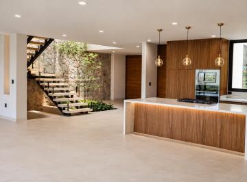 Casa de 4 habitaciones, Querétaro · Vive El Estilo y La Comodidad en Altozano. Sótano, Terrazas y Jardín