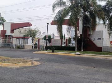Casa en condominio de 2 habitaciones, Zapopan · Casa en Renta en Jardines del Valle